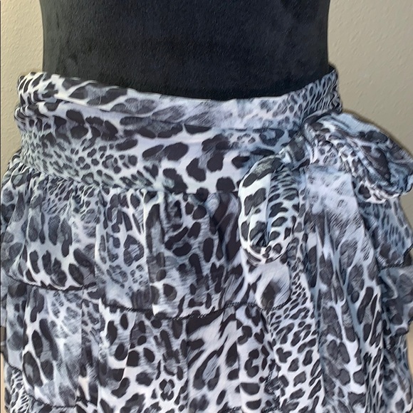 LUV ME MORE black and white leopard ruffled skirt! - Picture 3 of 8